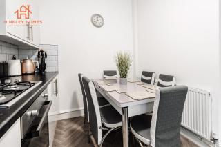9 Guests, 4 Bedrooms, Modern Comfort in Bootle - Litherland - 2