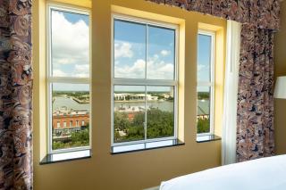 Holiday Inn Express Savannah - Historic District - 2