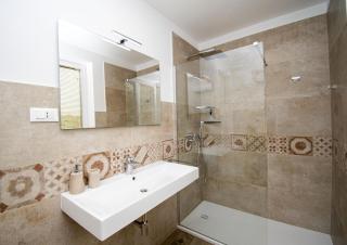 Modern 4-Bedroom Villa with Pool in Ližnjan - Ližnjan - 1