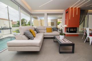 Modern 4-Bedroom Villa with Pool in Ližnjan - Ližnjan - 2