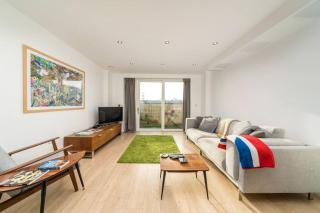2BD Flat 4mins to Excel Centre Fast City Links - London - 0