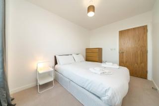 2BD Flat 4mins to Excel Centre Fast City Links - London - 1