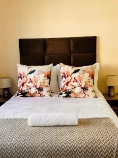 The Exec Home Self Catering Villa - Gaborone - 7