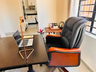 The Exec Home Self Catering Villa - Gaborone - 5