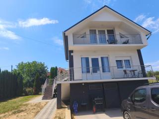 Gyöngyvirág Apartmanház - Zalakaros - 0