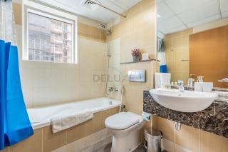 Metro-Accessible 2BR, Easy Reach to Marina Mall and JBR Beach, Featuring Stunning SZR & City Views, Marina Diamond 2, Dubai Marina by Deluxe Holiday Homes - 1