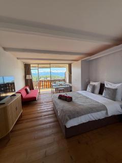 Vue panoramique, Piscine, Spa, Ski in-out & Golf à l'hôtel de l'Etrier à Crans-Montana - 3