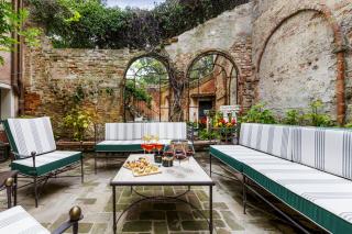 Dimora Orlando A breathtaking Venetian mansion with Private Courtyard! - 9