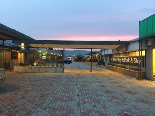 Talents Motor Park Hotel - 8