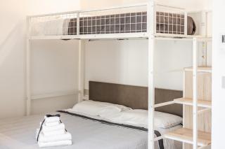 Smart House - Free WiFi & Air Conditioning - 7