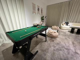 the Zwei Playhouse Retreat with Slide at the Frohaus - 8