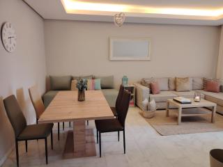 Chambre très propre avec salle de bain privée - 5 min airport casablanca - 1