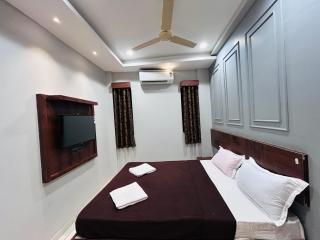 Hotel Majestic, Uchgaon NH4 - 3