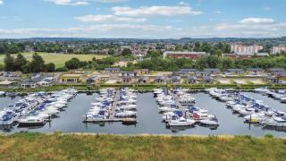 Luxury Lodge River Thames - Beautiful Marina Views - 6