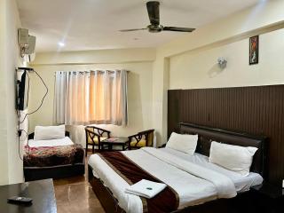 Hotel Dev Palace, Badrinath road, Tapovan- Rishikesh - 3