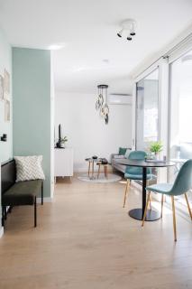 Stylish City Suite, Balcony, Augarten & Center - 9