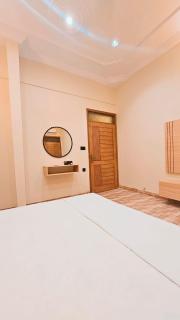 Guest House Inn Karachi Gulshan - 2