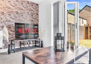 Beautiful 5 Bedroom Home in the City Centre with gated parking - Birmingham - 3