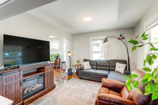 4 Mi to Dtwn Omaha Spacious Home with Fenced Yard! - 9