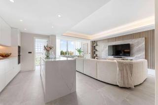 Penthouse Lira I Modern Luxurious Plunge Pool - 2