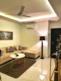 Urban suite 1BHK - ZAMEEN OPAL - Lahore - 4