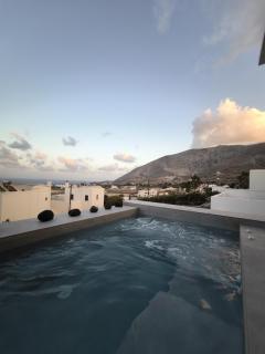 EXO Santorini Sea View Private Pool Villa and Suites - Éxo Goniá - 7