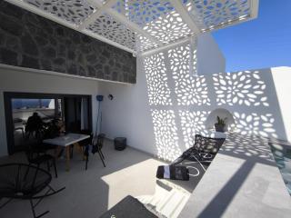 EXO Santorini Sea View Private Pool Villa and Suites - Éxo Goniá - 3