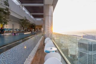Magical Apt with Rooftop Pool & Burj Khalifa View! - 9