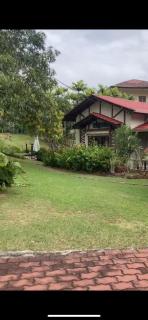 Pet-Friendly, Spacious Family Cottage, with Games Lounge & Near Beach - Port Dickson - 9