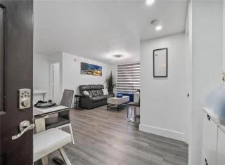 Luxury 2 Bedroom Condo with Lake Views - Miramar - 8