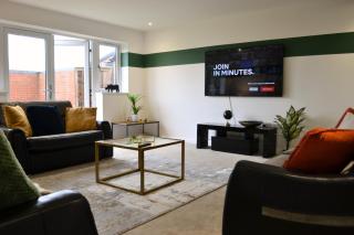 Fort House 6 Large Private Bedrooms with 7 beds, close to NEC, JLR, City Centre - Birmingham - 1
