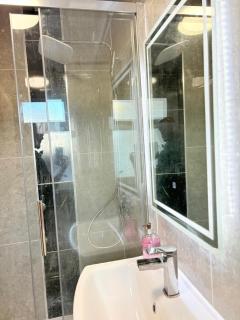 The Garden Studio - Private, Modern, Cozy, Ensuite in a Quiet Area - 4