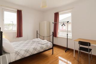 Spacious 3 bedroom flat - Edinburgh - 9