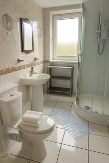 Spacious 3 bedroom flat - Edinburgh - 3