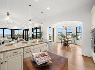 Penthouse with Bay Views and Private Elevator - 3