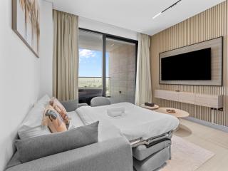 Mesmerizing Canal View Studio in Trillionaire - 3