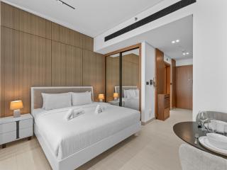 Mesmerizing Canal View Studio in Trillionaire - 9