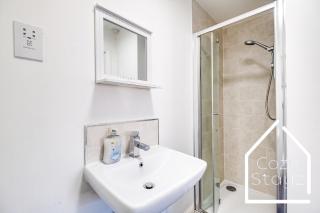 Spacious 3 Bed With Parking, Pool Table, TVs - Birmingham - 4