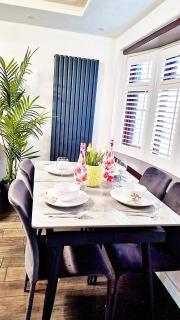 Spacious and Stylish Home, perfect for groups Tilbury - Tilbury - 6