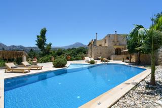 New Villa Myre 3, A Family-Friendly Retreat in Crete with Private Pool & 3 Apartments - 5