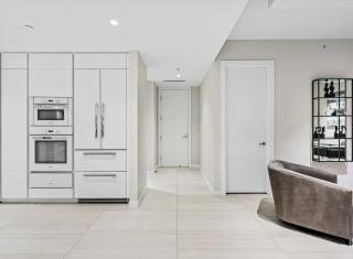 Luxury 2 Bedroom Condo with Panoramic Views - Boca Raton - 4