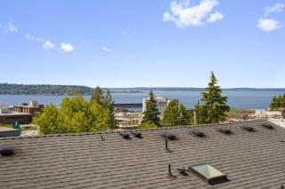 3BR 2BA Kinnear Townhouse in Queen Anne, Seattle - 6