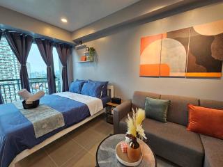 Ashley's Chamber at Soho Central across Shangrila Mall - Manila - 1