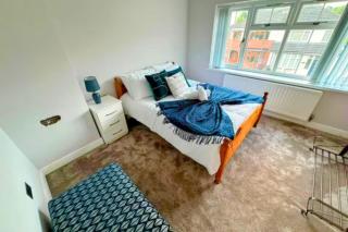 Woodcote House, 4 large bedrooms, close to WV1, JLR, M54 - 7