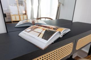 Japandi Apartment with Washer, Kitchen & Netflix near Schönhauser Allee - 3