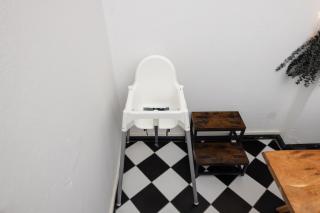 6 P Apartment, Central, Fast Internet, Work Station, Family & Group Friendly, Washer, Kitchen - 3