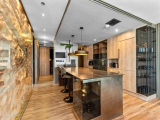 Unique authentic Apartment with Bentley Interiors - 9