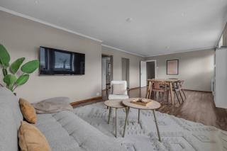Northstay - City Center Terrace with Mountain View - Tromsø - 6