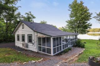 Lakefront Haven Modern Cottage - Effort - 3