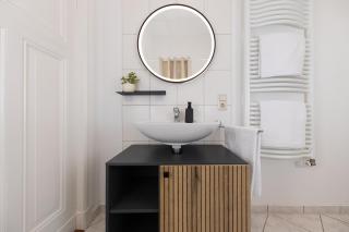 6 P Apartment, Central, Fast Internet, Work Station, Family & Group Friendly, Washer, Kitchen - 7